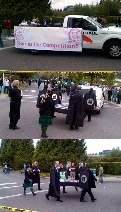 ▲ 윈도폰7 출시를 앞두고 MS는 아이폰과 블랙베리의 장례식을 열었다. ⓒ씨넷뉴스