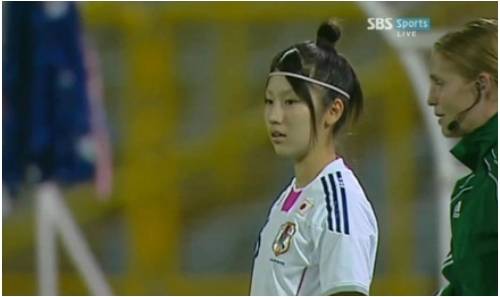 ▲ 일본 대표팀 선수 나카다 아유. 귀여운 외모와 톡톡튀는 헤어스타일로 국내 네티즌들로부터 큰 관심을 받고 있다.ⓒ방송화면