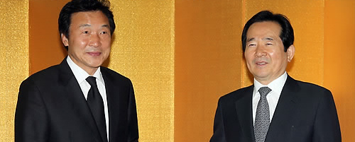 ▲ 10.3민주당 전당대회에 출마한 손학규(왼쪽), 정세균 후보 ⓒ연합뉴스