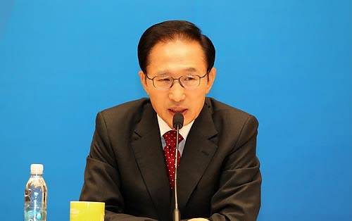 ▲ 이명박 대통령이 29일 오전 청와대 영빈관에서 국민경제대책회의를 열어 대.중소기업 동반성장 추진 대책을 논의하고 있다. ⓒ연합뉴스