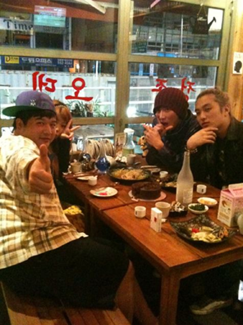 ▲ 슈퍼주니어의 멤버 신동이 여자친구 '나리'양의 모습을 공개했다. ⓒ신동 트위터