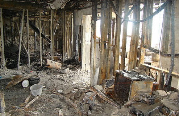 ▲ 지난 1일 불이난 부산 해운대구 마린시티 내 주거형 오피스텔인 우신골드스위트 펜트하우스가 참혹한 모습을 그대로 드러냈다. 마치 폭격을 맞은 듯 내부 집기류는 형체를 알아볼 수 없을 정도로 잿더미로 변해버렸다.ⓒ연합뉴스