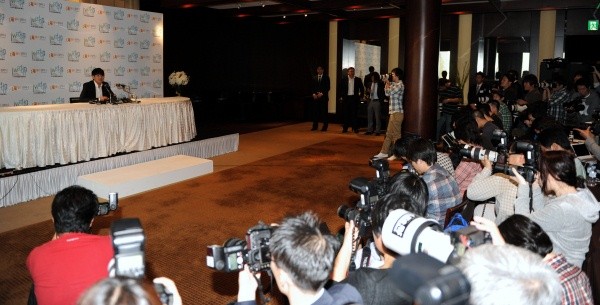 ▲ 류시원의 결혼 발표를 취재하기 위해 모여든 한·일 취재진.  ⓒ 박지현 기자