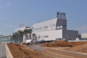 ▲ KTX 울산역명에 통도사가 빠지자 통도사를 비롯한 울산과 양산일대의 불교계가 강한 반발 움직임을 보이고 있다ⓒBBS 캡처