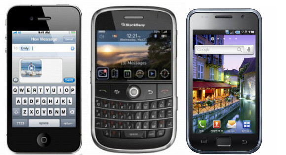 ▲ 휴대전화 단말기 가격 인상이 스마트폰 열풍이 더해시면서 고공행진을 이어가고 있다. 왼쪽부터 아이폰4, 블랙베리, 갤럭시S.ⓒ뉴데일리