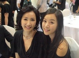 ▲ '제빵왕 김탁구'에 함께 출연했던 전인화(좌)와 최자혜.  ⓒ 최자혜 미니홈피