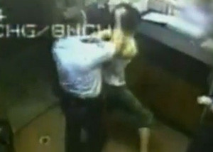 ▲ 호주 경찰들의 고문 모습이 담긴 비디오ⓒ호주온라인뉴스