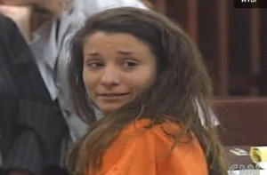 ▲ 15세 제자와 성관계를 맺은 혐의로 10년형을 선고받은 스테파니 라구사.ⓒCNN 캡처