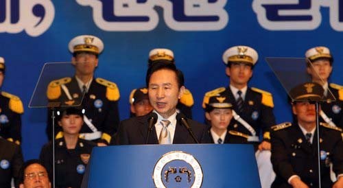 ▲ 경찰의 날 기념식에서 축사를 하고 있는 이명박 대통령. ⓒ연합뉴스