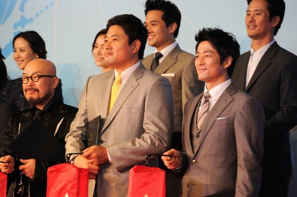 ▲ 한류스타 지진희(우측)와 나란히 선 양준혁.  ⓒ 김상엽 기자