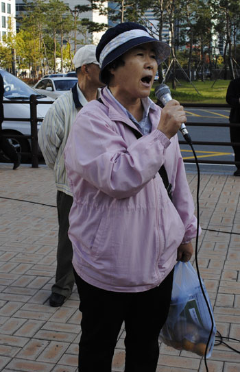 ▲ 지나가던 한 시민은 