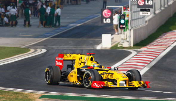 ▲ F1 코리아 그랑프리에 참가한 선수들이 경기에 앞서 예행연습을 하고 있다. ⓒ 뉴데일리