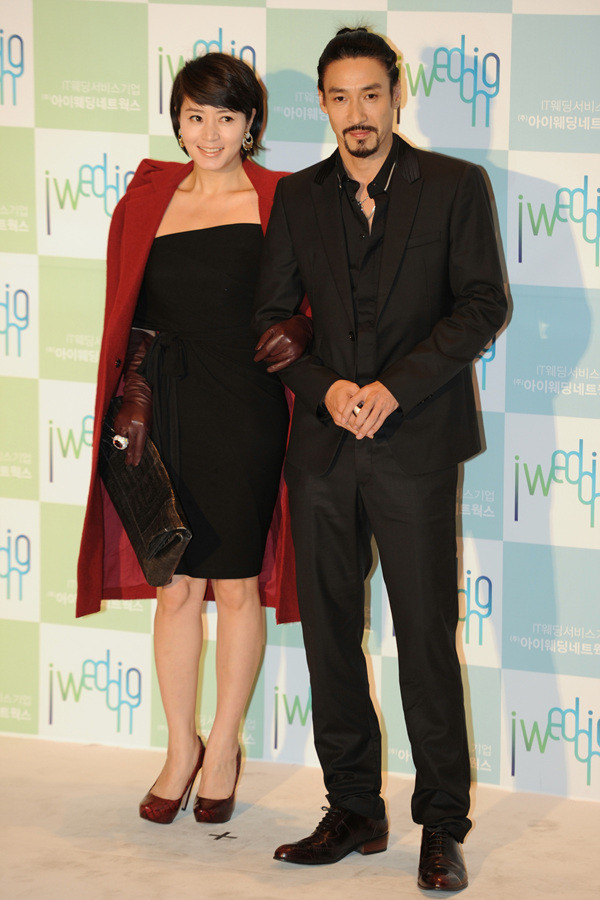 ▲ 류시원의 결혼식장에 '깜짝 등장'한 김혜수-신성우 커플.  ⓒ 김상엽 기자