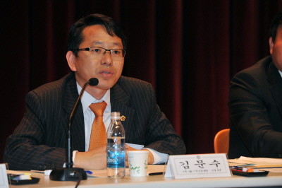 ▲ 김문수 서울특별시의원이 지난 27일 ssm 대책 토론회에서 발언을 하고 있다.ⓒ뉴데일리