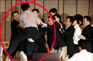 ▲ 강기정 의원은 동료 국회의원에 대한 폭언으로 물의를 빚기도 했다.ⓒ자료사진