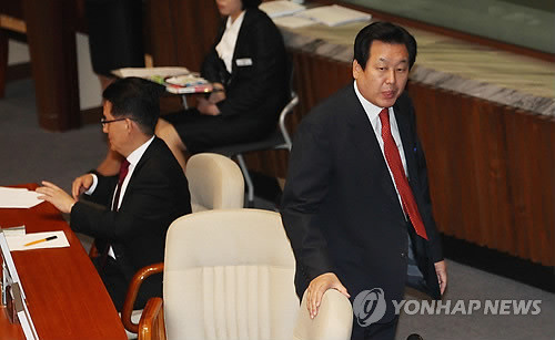▲ 3일 본회의장에서 민주당 박지원(왼쪽), 한나라당 김무성 원내대표