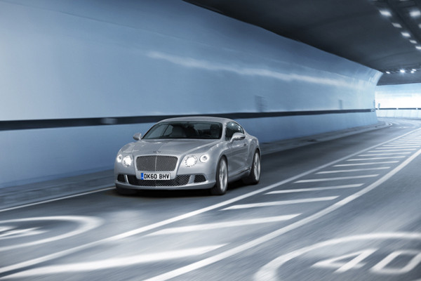 ▲ 벤틀리 컨티넨탈 GT는 '데일리 슈퍼카'라고 부르기도 할만큼 비싸고 호화스러우면서도 강력한 성능과 뛰어난 안전성으로 인정받고 있다.ⓒ