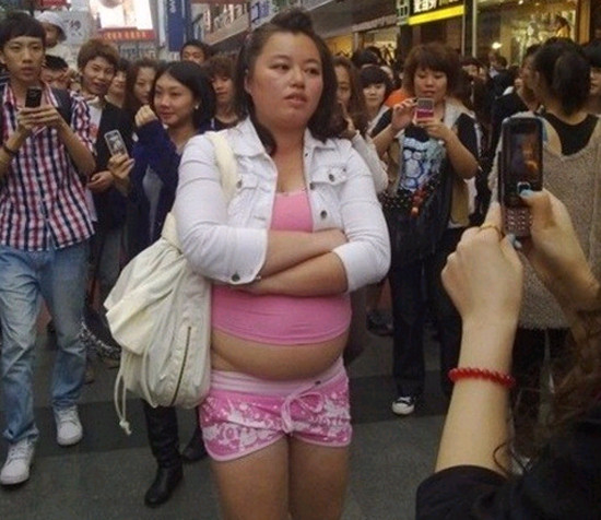 ▲ 쓰촨성 청두의 명물 '미륵소녀'.ⓒ프레스1 캡처