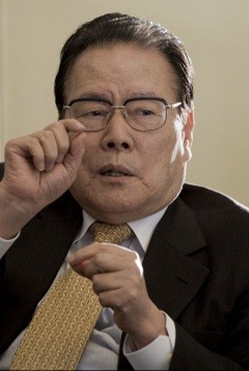 ▲ 이어령 전 장관은 "앞으로도 우리가 만든 작품을 수출하는 수준을 넘어 아예 현장에서 할리우드 스타일로 문화 상품을 만든 뒤 문자 그대로 세계화시키는 작업이 많이 이뤄져야 한다"고 강조한 뒤 "그런 의미에서 이번 '워리어스 웨이'는 미국에서 할리우드 식으로 만들어진 '한국의 정서'가 전 세계로 퍼질 수 있다는 가능성을 보여준 좋은 선례가 됐다고 생각한다"고 밝혔다.  ⓒ 뉴데일리