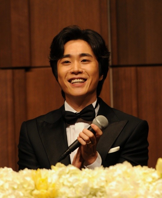 ▲ 조성모는 결혼을 서두른 이유가 "혼전 임신 때문이 아니"라며 항간에 떠돌던 '임신설'을 강하게 부인했다.  ⓒ 박지현 기자