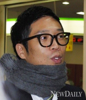 ▲ 지난 11일 서울중앙지법에서 열린 1차 공개 재판에 출석할 당시의 MC몽.  ⓒ 뉴데일리