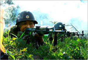 ▲ 북한군 폭풍군단 무력들이 남한 침투 땅굴파기에 동원되었다는 증언이 나왔다. 사진은 북한군의 훈련 모습.ⓒ자료사진