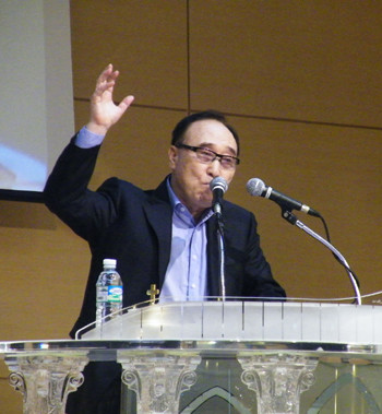 ▲ 국민행동본부 서정갑 본부장은 2일 오후 기독교 100주년 기념관에서 ‘무력보복·핵무장촉구 국민대회’에서 강연을 하고 있다. ⓒ 뉴데일리