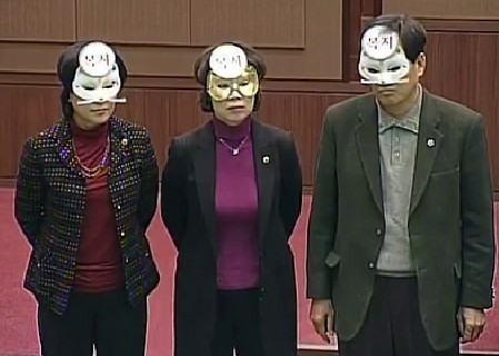 ▲ 9일 서울시의회 민주당 의원들이 오세훈 서울시장의 출석을 요구하는 침묵 시위를 하고 있다.ⓒ뉴데일리