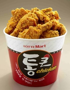 ▲ 롯데마트의 5000원짜리 통큰치킨이 연일 화제다ⓒ 롯데마트