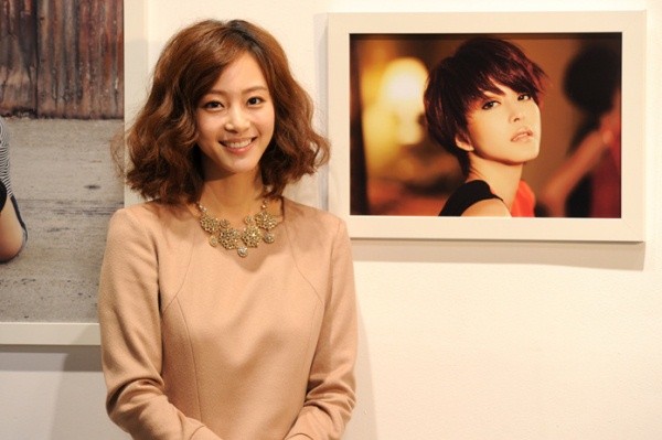 ▲ 17일 서울 청담동 갤러리 페이스에서 열린 '슈퍼스타T' 화보 제작발표회에 참석한 한예슬.  ⓒ 김상엽 기자