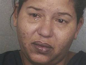 ▲ 남자친구가 잠든 사이 바지에 불을 지른 엽기녀.ⓒ유코피아닷컴 캡처