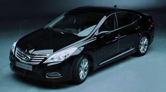 ▲ 드라마 '도망자 플랜 B'를 통해 공개된 신형 그랜저 모습은 시청자들의 눈길을 사로잡았다. ⓒ 현대자동차