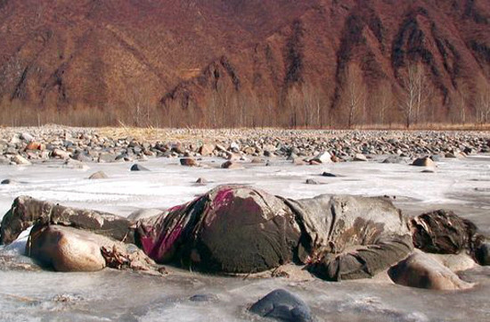 ▲ 두만강을 통해 탈북 중 사망한 탈북자의 모습.ⓒ자료사진