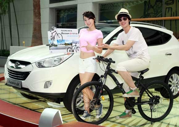 ▲ 도시형 컴팩트 SUV인 ‘투싼ix MTB’는 강인한 산악 자전거로 재탄생했다. ⓒ 현대자동차