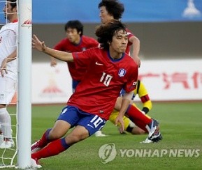 ▲ 지난달 25일 중국 광저우 톈허 스타디움에서 열린 아시안게임 남자축구 3-4위전 한국-이란 경기에서 박주영이 추가골을 넣은 뒤 환호하고 있는 모습.  ⓒ 연합뉴스