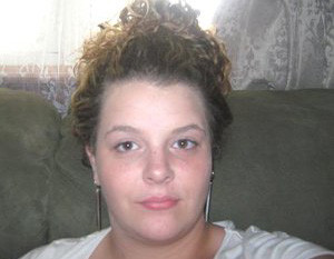 ▲ 편의점 냉장고에 볼일 본 엽기녀.ⓒ유코피아닷컴 캡처