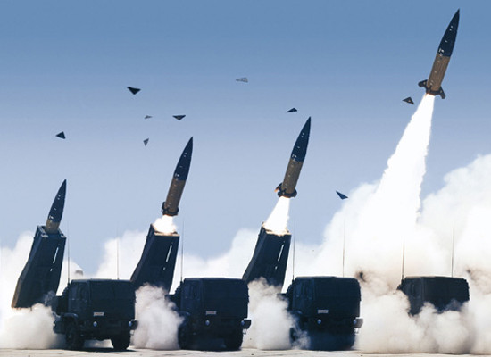 ▲ MLRS에서 ATACMS를 발사하는 모습.[사진 출처: Army Technology]ⓒ