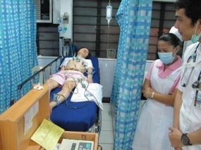 ▲ 필리핀 세부닥터병원에서 치료를 받고 있는 신정환의 모습. ⓒ 아이리스 제공