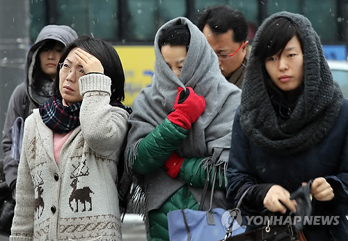 ▲ 성탄절을 앞두고 전국이 꽁꽁 얼어붙었다. ⓒ연합뉴스