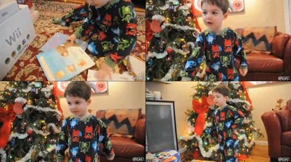 ▲ 크리스마스 선물로 책을 받은 꼬마가 급실망한 동영상이 인기다.ⓒ유투브 영상 캡처