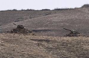 ▲ 북한 압록강변에 배치된 북 탱크들.ⓒ자료사진