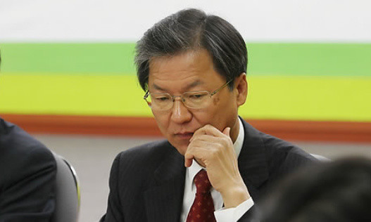 ▲ 29일 오전 최고위원회의에 참석한 천정배 최고위원이 고심하고 있다. ⓒ 연합뉴스