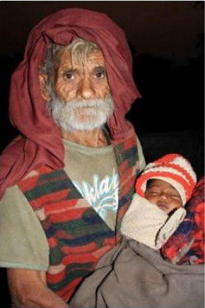 ▲ 하리아나 주에 사는 라마지트 라가브(94) 할아버지는 지난달, 전 세계에서 가장 많은 나이에 아들을 얻은 주인공이 됐다. ⓒ타임스 오브 인디아(Times of India) 캡처