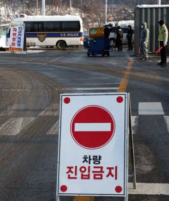 ▲ 구제역이 확산되면서 외부인과의 접촉이 차단된 시골농가가 쓸쓸한 연말연시를 보내고 있다.ⓒ자료사진