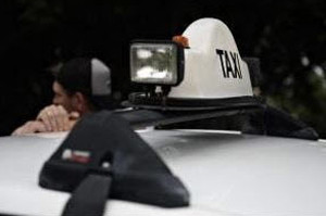 ▲ 택시 운전사에게 섹스를 요구하던 여자 승객이 경찰에 체포됐다.ⓒ프레스1 캡처