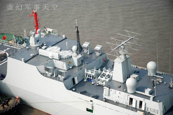 ▲ 052C급 방공 구축함에 장착된 517M 패시브 레이더의 모습. 중국군은 CETC YL-27 등 다양한 패시브 레이더를 보유하고 있다.ⓒ