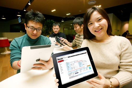 ▲ KT가 ‘스마트 오피스(Smart Office)’를 본격화하기 위해 전 직원들에게 아이패드를 지급했다.ⓒKT