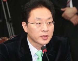 ▲ 정두언 한나라당 최고위원이 '과학비즈니스벨트'가 세종시의 자족기능을 위해서라도 반드시 세종시로 가야한다고 주장하고 있다. ⓒ 연합뉴스