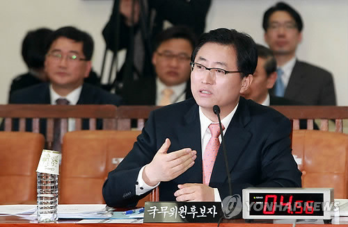 ▲ 최중경 지식경제부 장관 내정자가 18일 오전 국회 지경위 인사청문회에서 질의에 답변하고 있다. ⓒ 연합뉴스