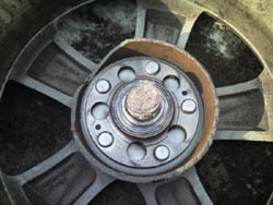 ▲ 문제가 되고 있는 바퀴. ⓒ 디시인사이드 캡쳐